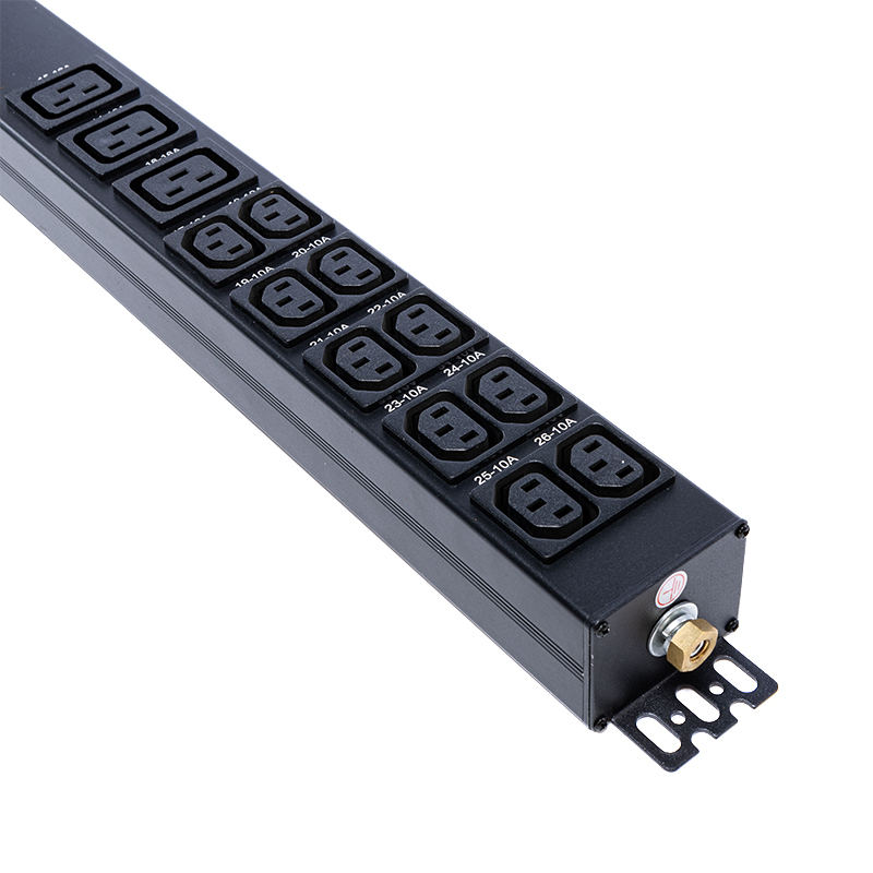 TCP/IP 지능형 랙 PDU 26 콘센트 IEC C13 /C19 1.5U 액체 자기 회로 차단기 수직